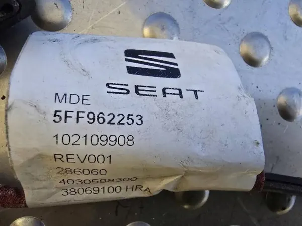 OEM 5FF962253 Cupra Formentor bagageluckssensor image 5