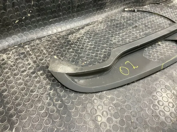 Skoda Octavia IV Takapuskurin Lista OEM 5E6807521 image 3