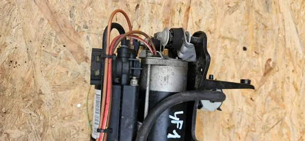Audi A6 C6 Veringcompressor OEM 4F0616005E image 4