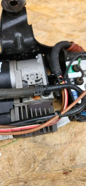 Audi A6 C6 Veringcompressor OEM 4F0616005E image 5