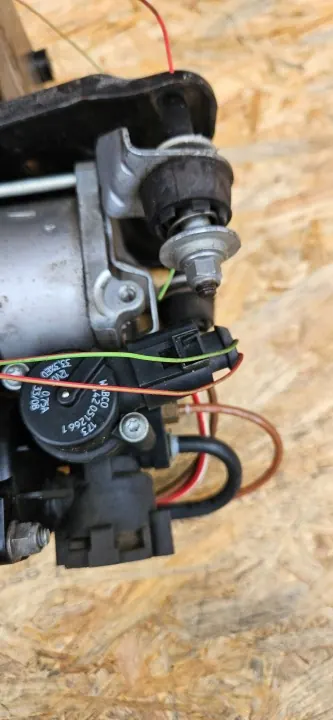 Audi A6 C6 Veringcompressor OEM 4F0616005E image 8