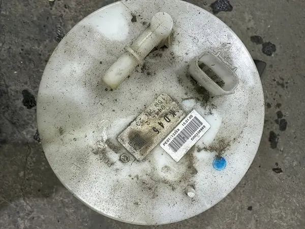 Bomba de combustible Mazda CX-5 OE PE01-13-35X image 2