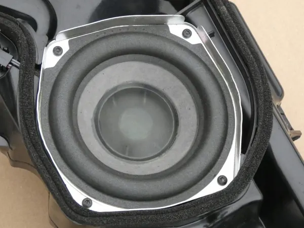 Audi A6 C6 Bose framvänster högtalare OEM 4F0035381D image 3