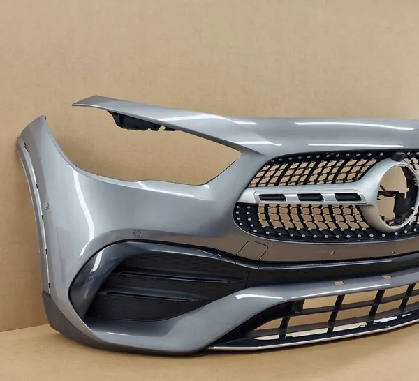 Parachoques delantero Mercedes GLA H247 AMG image 3