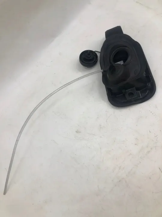 Kraftstoffklappe SEAT LEON OEM 5FE809905 - Gebraucht image 3