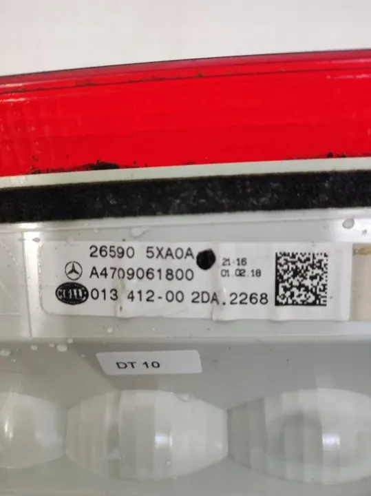 Lámpara trasera Mercedes-Benz X-class OEM A4709061800 image 7