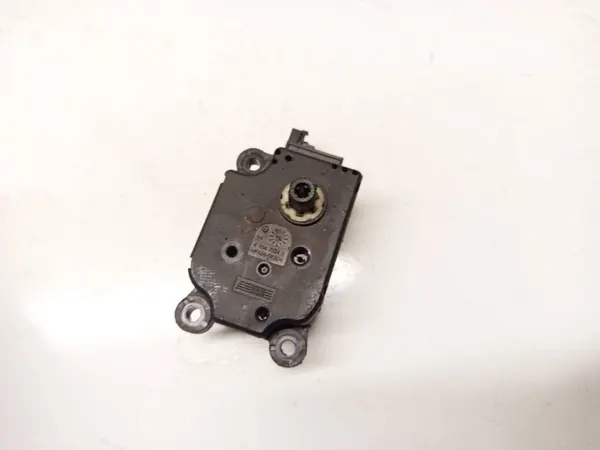 Motor da válvula aquecimento OEM a2038201642 Mercedes Classe E image 3