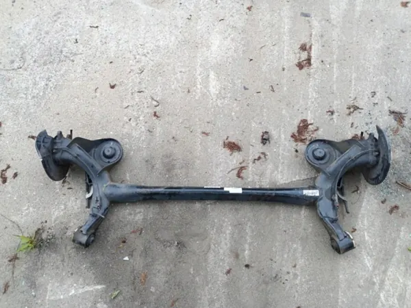 Brazo suspensión trasera Ssangyong Tivoli OEM Wrakowisko-19731 image 2