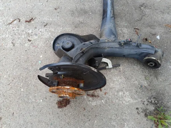 Brazo suspensión trasera Ssangyong Tivoli OEM Wrakowisko-19731 image 6