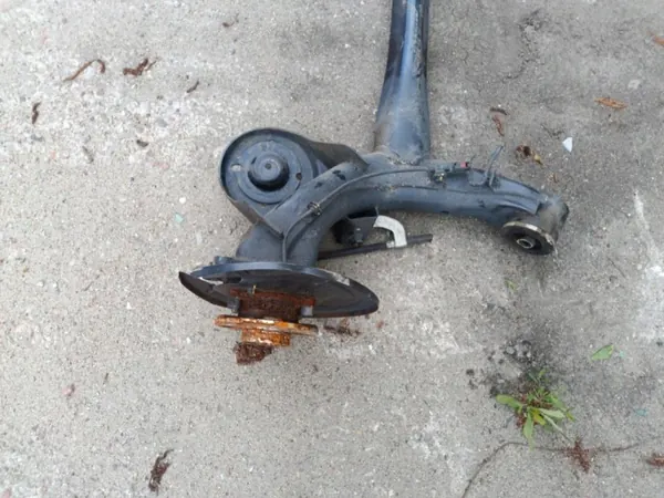 Brazo suspensión trasera Ssangyong Tivoli OEM Wrakowisko-19731 image 7