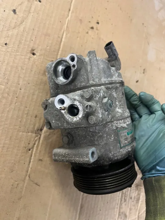VW Touran I TDI ilmastointikompressori OEM 1k0820803q image 3