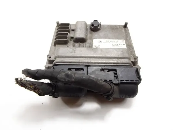 Motorregelaar VW Polo 6R 1.2 TDI OEM 03P906021C image 2