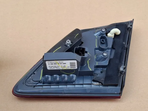 Luz trasera izquierda Mercedes GLE W166 A1669065901 image 8