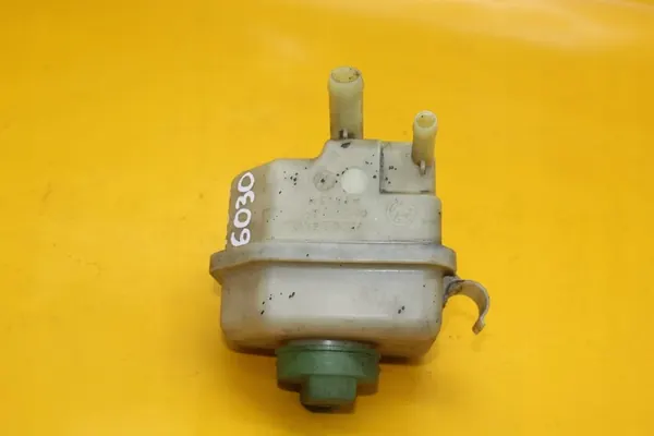 Stuurbekrachtigingsreservoir VW Transporter T5 image 4