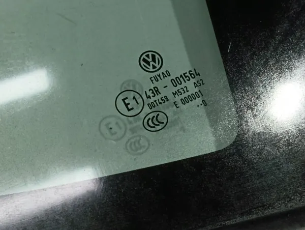 Vitre de carrosserie droite VW POLO V 6R OEM image 3