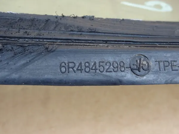 Vitre de carrosserie droite VW POLO V 6R OEM image 9