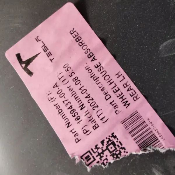 Tesla Model Y vänster bakskärmsskydd OEM 1659437-00-A image 4