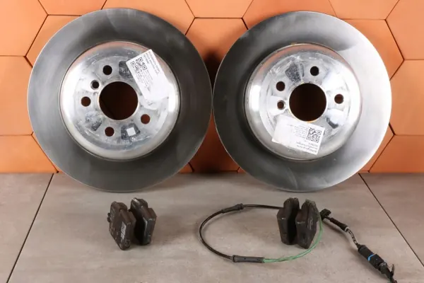 BMW OEM 6882245 6882246 Jarrulevyt & Palat Taka image 3