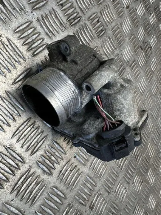 Spjällventil Audi A4 A5 2.0 TDI OEM 03L128063B image 3
