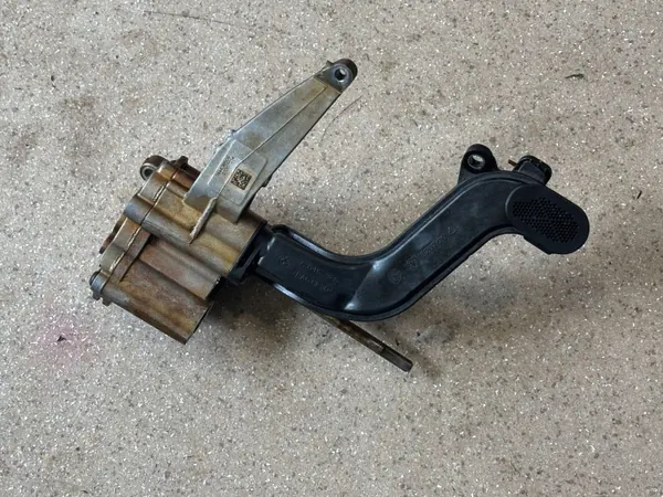 Pompe à huile BMW OEM 7846385 pour M2/M3/M4 S55 image 2