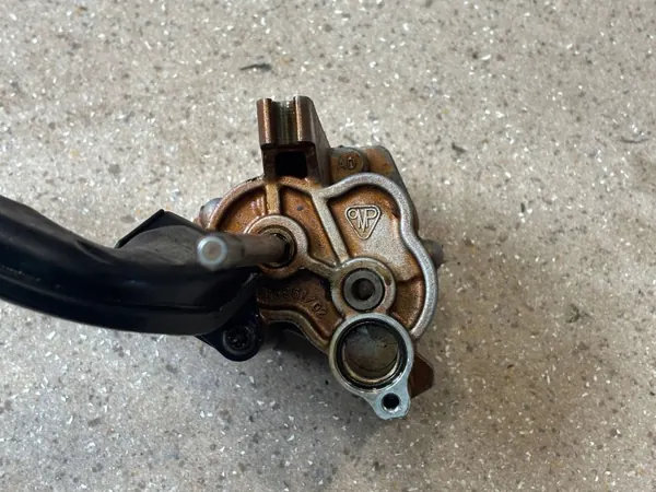 Pompe à huile BMW OEM 7846385 pour M2/M3/M4 S55 image 4