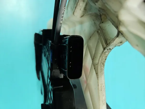 Vänster Baklås 81410-F2000 Hyundai Elantra VI 15-20 image 6