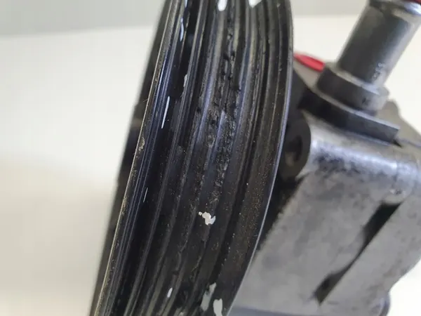 Volvo XC90 2.5 T Bomba de Direção Assistida OEM 8683377 image 7