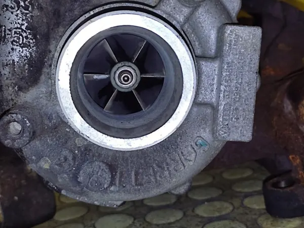 Käytetty turbo OEM 038253016K VW Jetta V 1.9 TDI:lle image 4