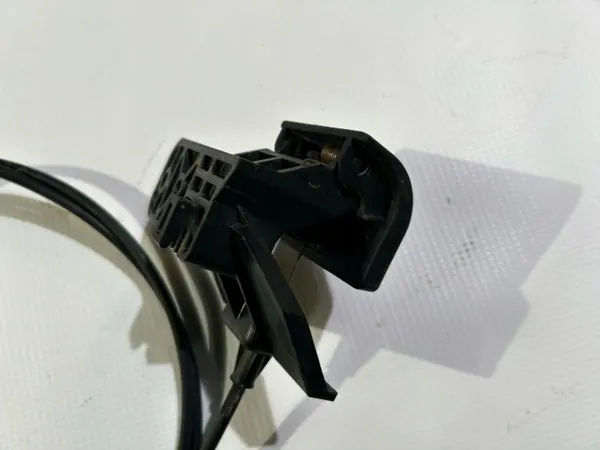 Câble d'ouverture capot Ford F150 OEM 827492947 image 10
