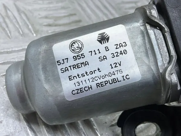 Skoda Superb II bakrutorstarmotor OEM 5J7955711B image 5