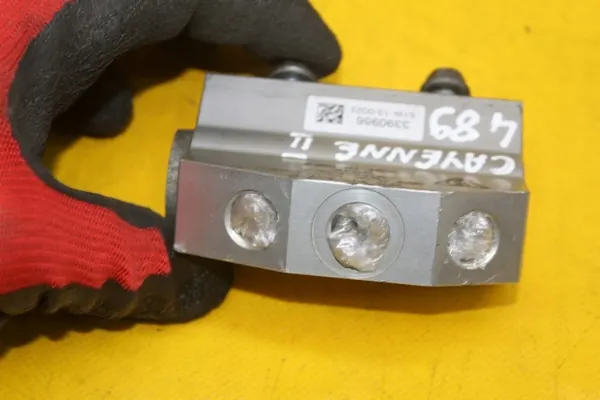 Gebrauchter Ölabscheider OEM 7P5411847A für Porsche Cayenne image 5