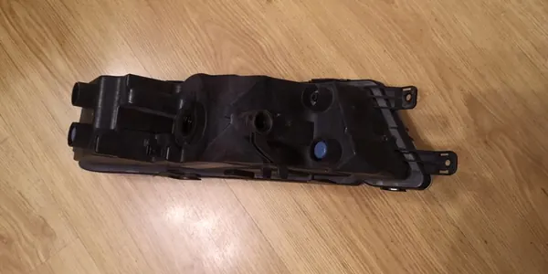 Farol Direito Skoda Rapid 2012-2017 image 3