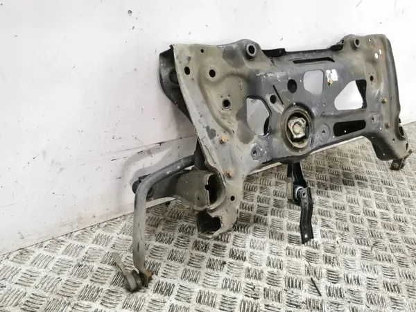 Audi Q2 2017 Framhjulsram OEM 3Q0199315D image 4