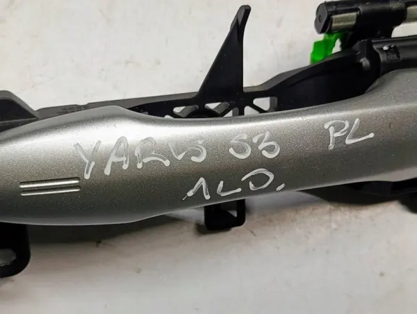Toyota Yaris IV Etu vasen ovenkahva OEM DAW1DF8 image 5