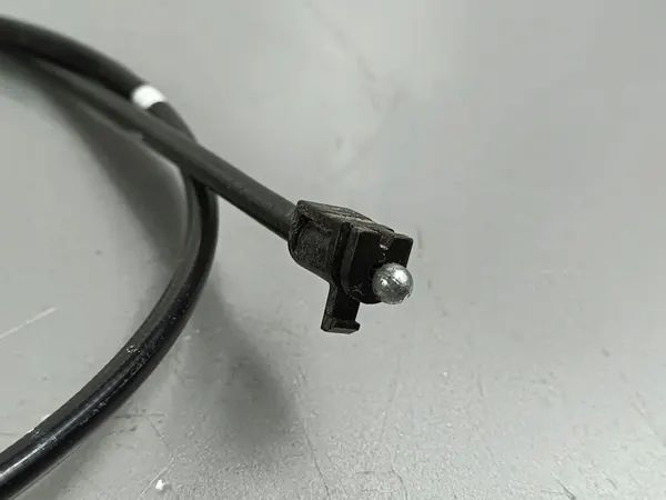 Polestar 2 2024 Cabo de travamento do capô OEM 31688343 image 3