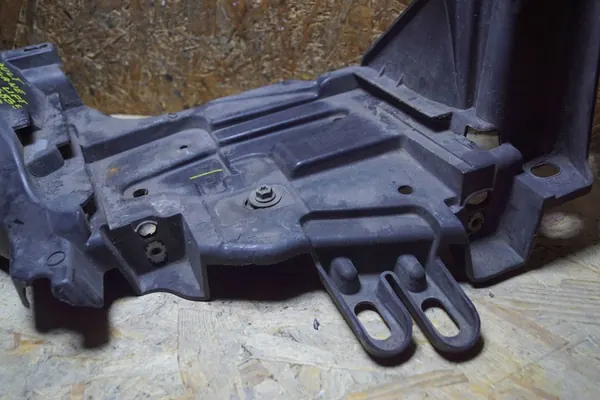 Support de phare droit Renault Megane III Lift 622227190R image 5