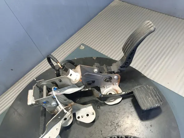 OEM Wrakowisko-27646- pedalen voor Renault Megane III 1.5 DCI image 3