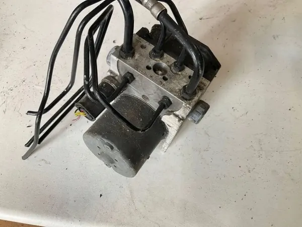 ABS-pump OEM 8K0614517 för Audi A5 Cabrio 2.0L Diesel image 2