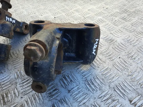 Support de Barre de Direction MAN OE OEM 0002563330 image 4