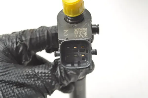 VOLVO XC60 S60 V60 S90 V90 2.0 D4 Injektor 31452113 image 4