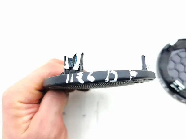 Maserati Quattroporte 2004 Seitlicher Lautsprechergitter OEM AMD214785 image 5
