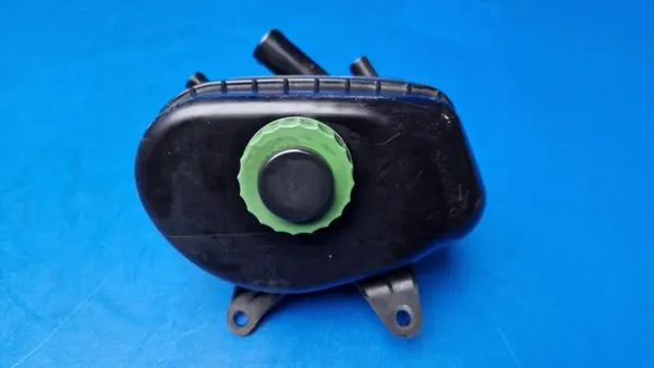 Réservoir direction assistée Porsche OEM 97035907100 image 2
