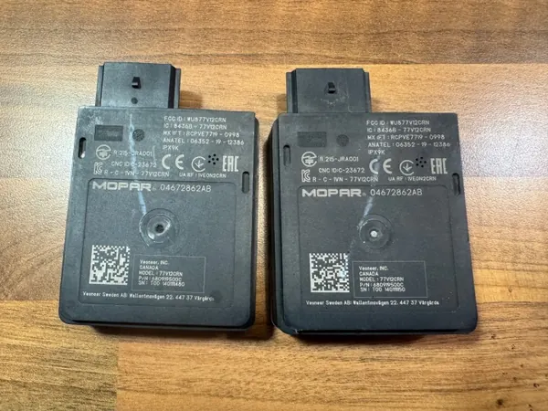 Dodge Challenger Toter-Winkel-Modul OEM 04672862AB image 2