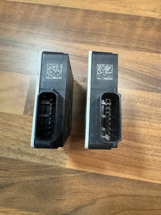 Dodge Challenger Toter-Winkel-Modul OEM 04672862AB image 6