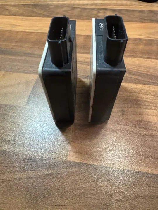 Dodge Challenger Toter-Winkel-Modul OEM 04672862AB image 7
