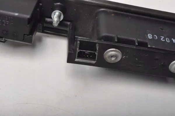 OEM 8P48275743FZ Heckklappenleiste für Audi image 7