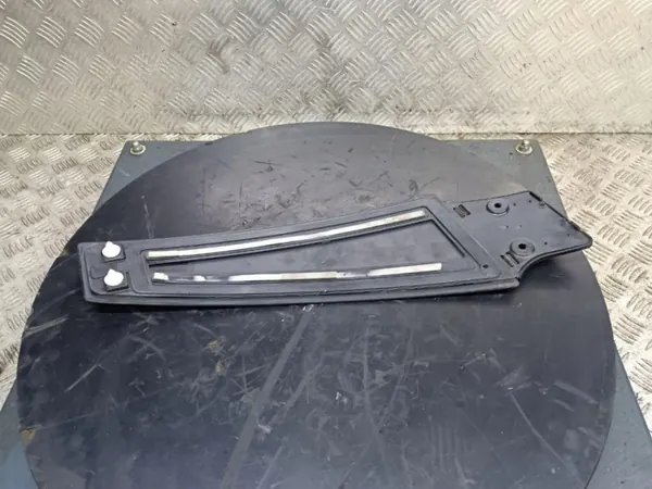 Vitre de pilier droit Tesla Model S OEM 13870 image 4