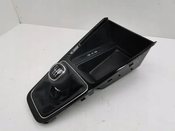 Bac de console centrale Skoda Octavia Mk4 OEM 5E8863212D image 2