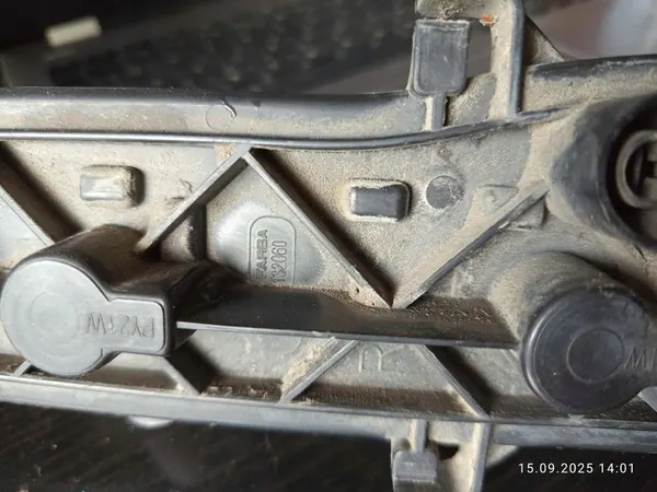 Höger baklampans glödlampahållare Citroen Nemo Peugeot Bipper image 4