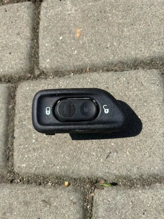 Interruptor de Cierre Puerta OEM JK-04671623AA para Jeep Wrangler JK image 2